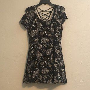 HARRY POTTER FLORAL BELLATRIX LESTRANGE LACE-UP DRESS LARGE DEATH EATER POCKETS